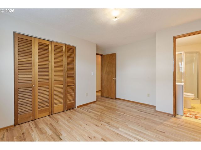 4954 Se WILLOW St, Milwaukie, OR 97222