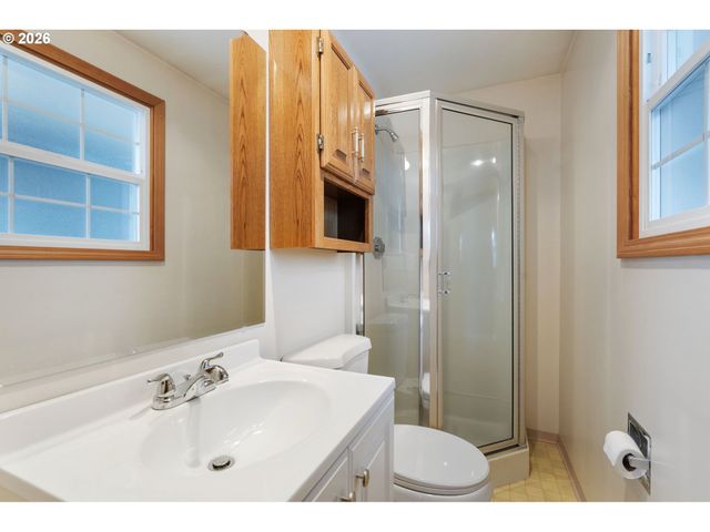 4954 Se WILLOW St, Milwaukie, OR 97222