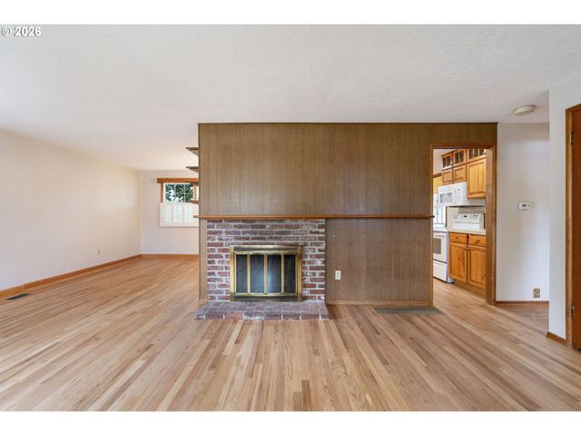 4954 Se WILLOW St, Milwaukie, OR 97222