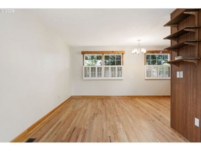 4954 Se WILLOW St, Milwaukie, OR 97222
