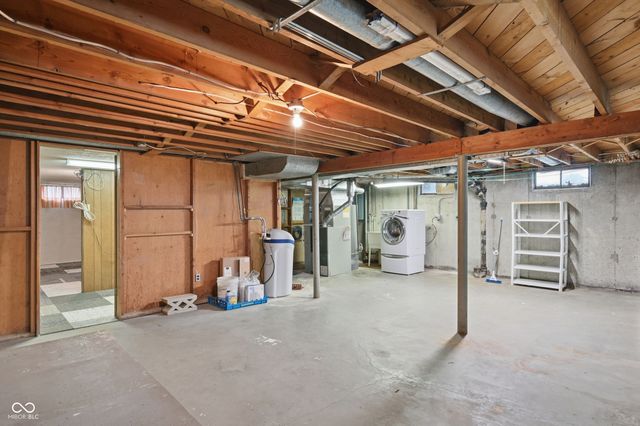 7770 E 51st Street, Indianapolis, IN 46226