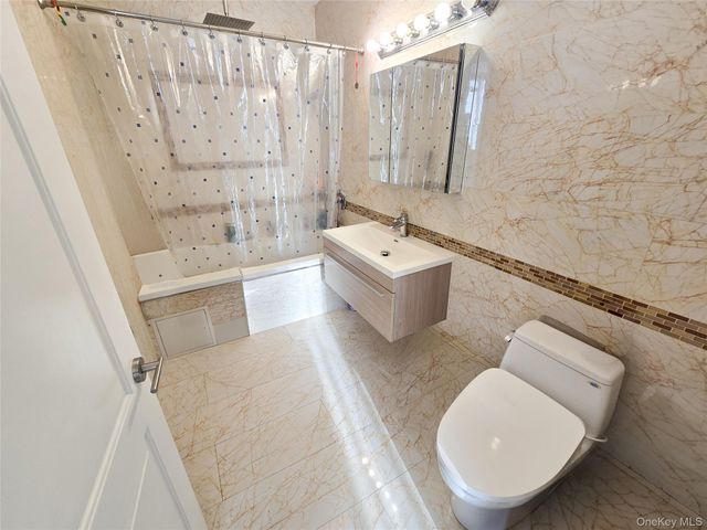 63-36 99 Sreet 8C, Rego Park, NY 11374