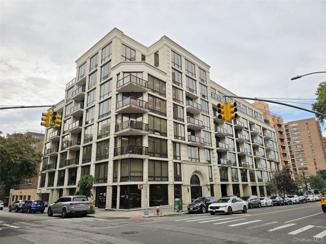63-36 99 Sreet 8C, Rego Park, NY 11374