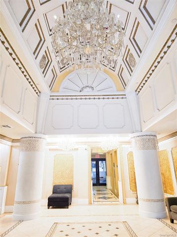 63-36 99 Sreet 8C, Rego Park, NY 11374