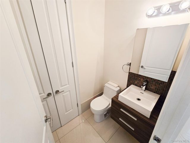 63-36 99 Sreet 8C, Rego Park, NY 11374