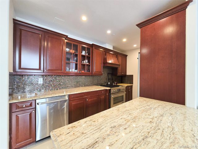 63-36 99 Sreet 8C, Rego Park, NY 11374