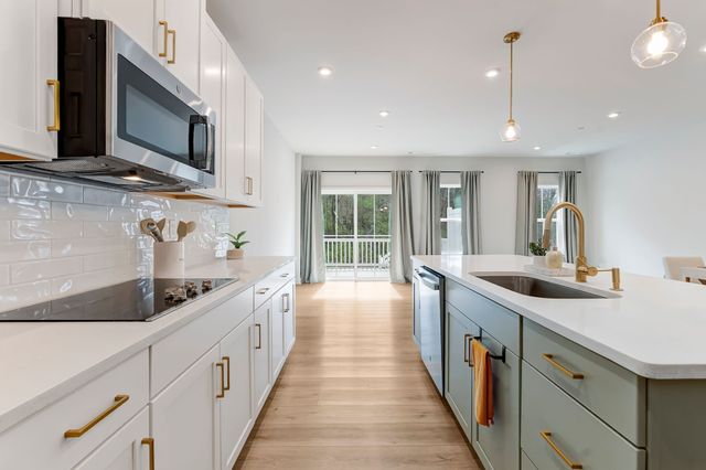 1038 Mountain View Dr, Thompsons Station, TN 37179