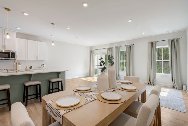 1038 Mountain View Dr, Thompsons Station, TN 37179