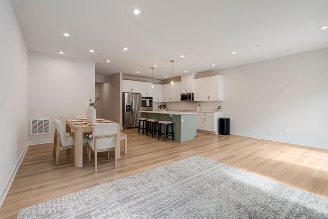 1038 Mountain View Dr, Thompsons Station, TN 37179