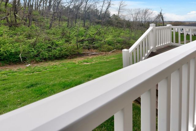 1038 Mountain View Dr, Thompsons Station, TN 37179