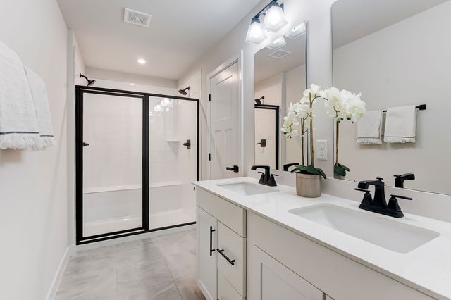 1038 Mountain View Dr, Thompsons Station, TN 37179