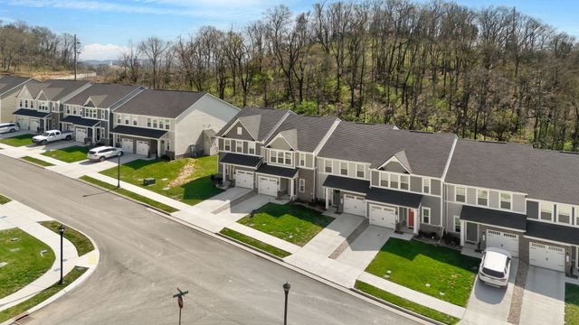 1038 Mountain View Dr, Thompsons Station, TN 37179