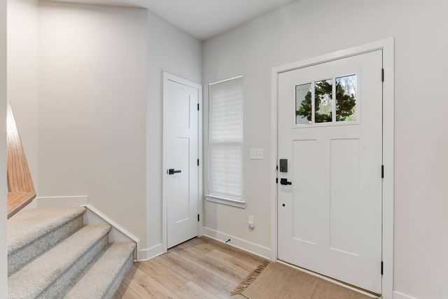 1038 Mountain View Dr, Thompsons Station, TN 37179