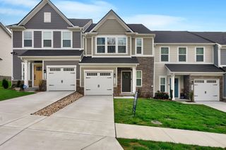 1038 Mountain View Dr, Thompsons Station, TN 37179