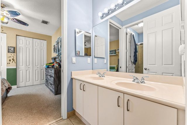 10487 Cypress Lakes Preserve Drive, Lake Worth, FL 33449