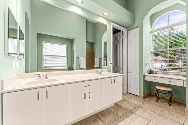 10487 Cypress Lakes Preserve Drive, Lake Worth, FL 33449