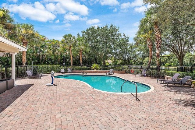 10487 Cypress Lakes Preserve Drive, Lake Worth, FL 33449