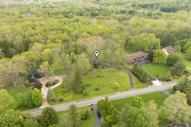 1484 Carriage Road, Powell, OH 43065