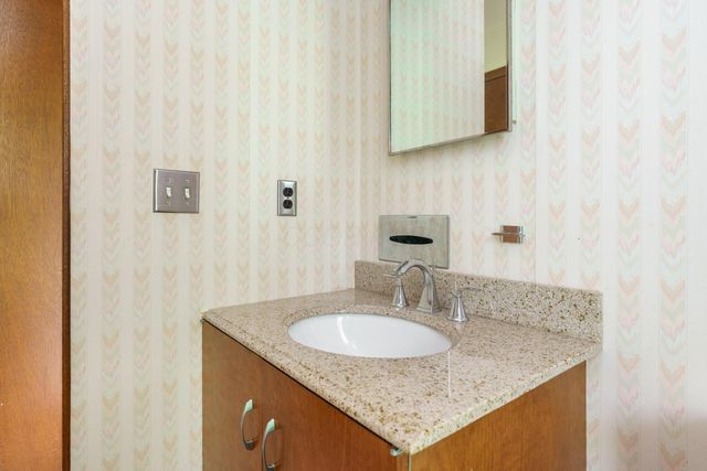 1484 Carriage Road, Powell, OH 43065