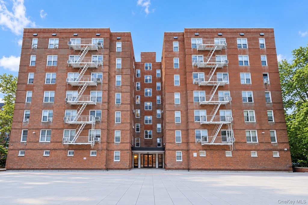 517 Riverdale Avenue 2H, Yonkers, NY 10705 — exterior