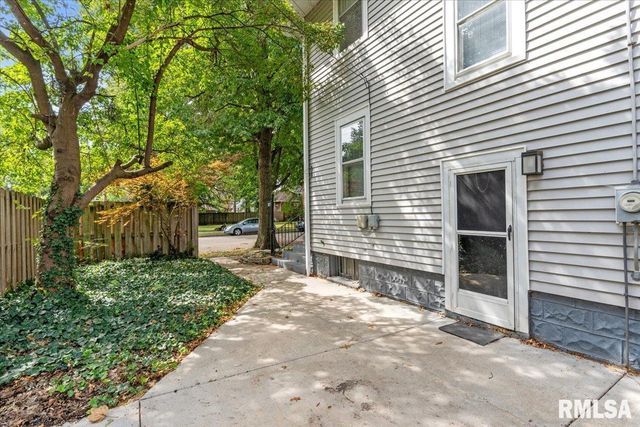 517 W CEDAR Street, Springfield, IL 62704