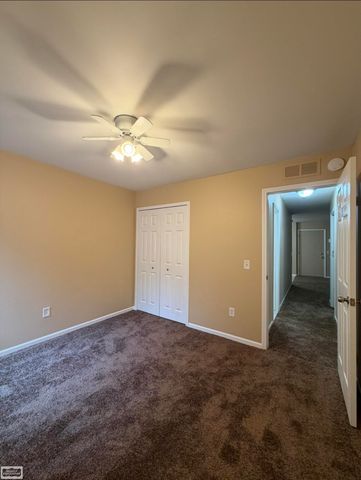 35401 Hickory Woods Lane, Clinton Twp, MI 48035