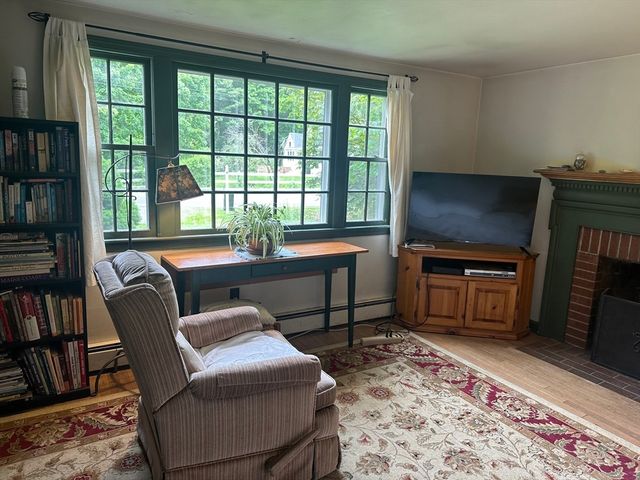 42 Grove Street, Topsfield, MA 01983