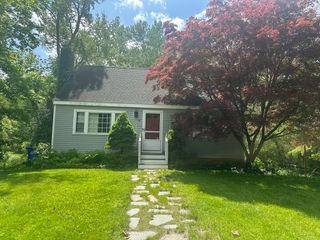 42 Grove Street, Topsfield, MA 01983