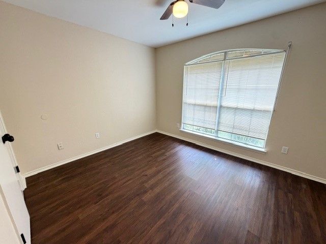 5305 Manhassett Drive, Arlington, TX 76018