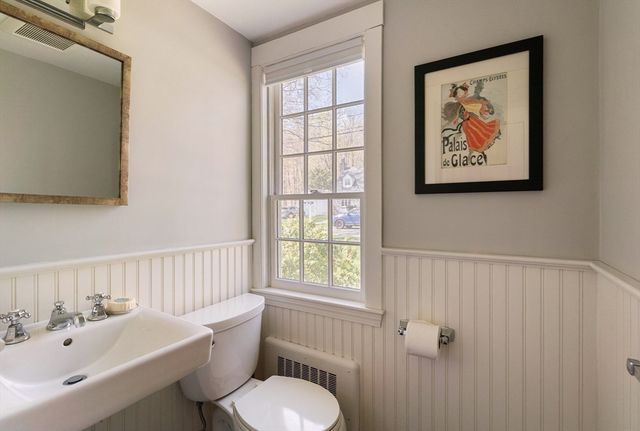 22 Standish Rd, Wellesley, MA 02481