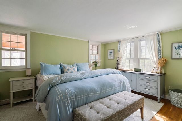 22 Standish Rd, Wellesley, MA 02481