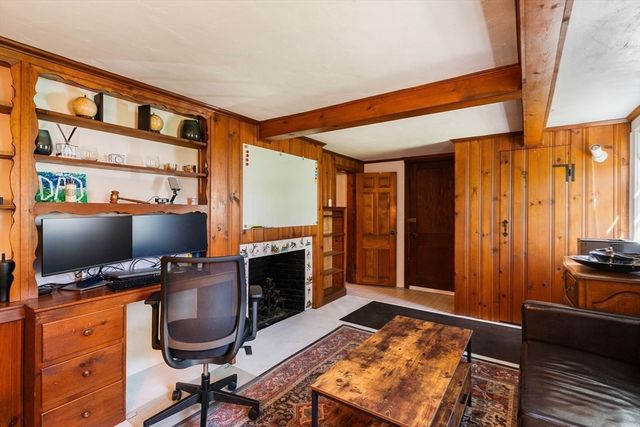 22 Standish Rd, Wellesley, MA 02481