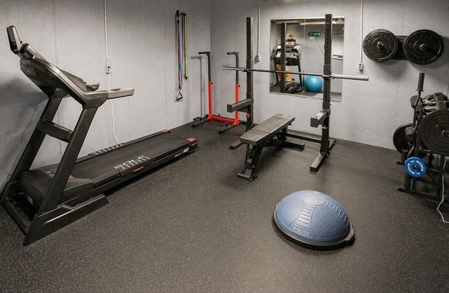 22 Standish Rd, Wellesley, MA 02481