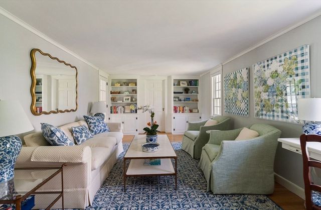 22 Standish Rd, Wellesley, MA 02481