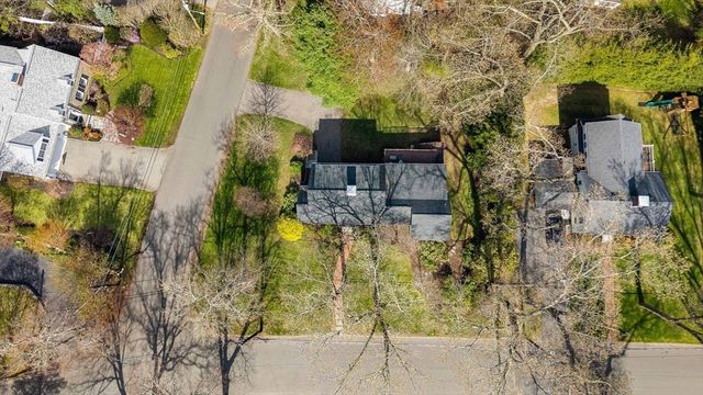22 Standish Rd, Wellesley, MA 02481