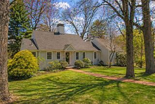 22 Standish Rd, Wellesley, MA 02481