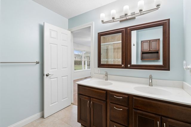 2315 E 57th Street, Davenport, IA 52807