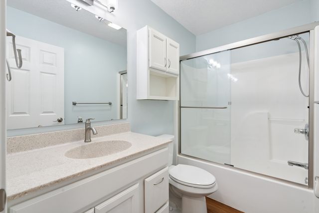 2315 E 57th Street, Davenport, IA 52807