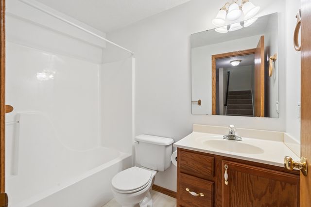 2315 E 57th Street, Davenport, IA 52807