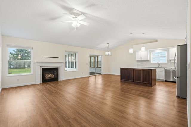 2315 E 57th Street, Davenport, IA 52807