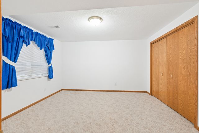 2315 E 57th Street, Davenport, IA 52807