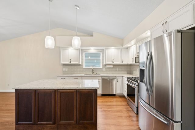 2315 E 57th Street, Davenport, IA 52807