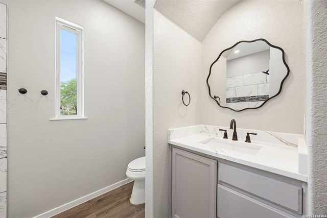 316 Royal Oaks Dr, Somerset, TX 78069