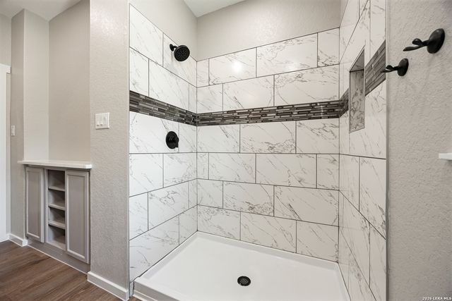 316 Royal Oaks Dr, Somerset, TX 78069