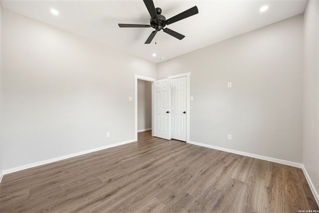 316 Royal Oaks Dr, Somerset, TX 78069