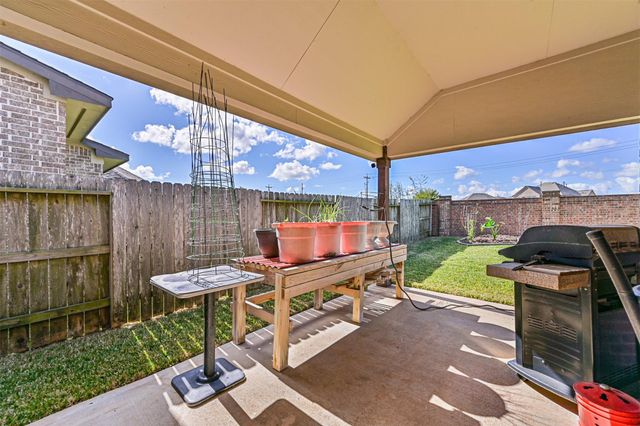 3033 Broadhaven Drive, Texas City, TX 77568