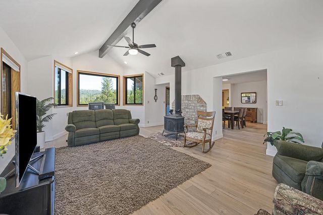 2831 Derrick Dr, Greenwood, CA 95635