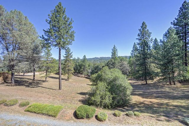 2831 Derrick Dr, Greenwood, CA 95635