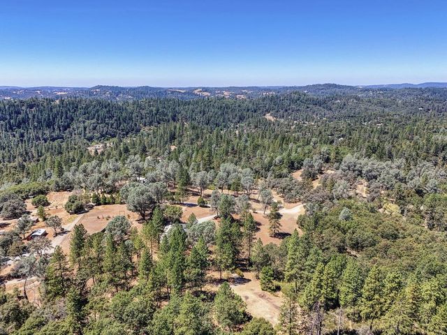2831 Derrick Dr, Greenwood, CA 95635