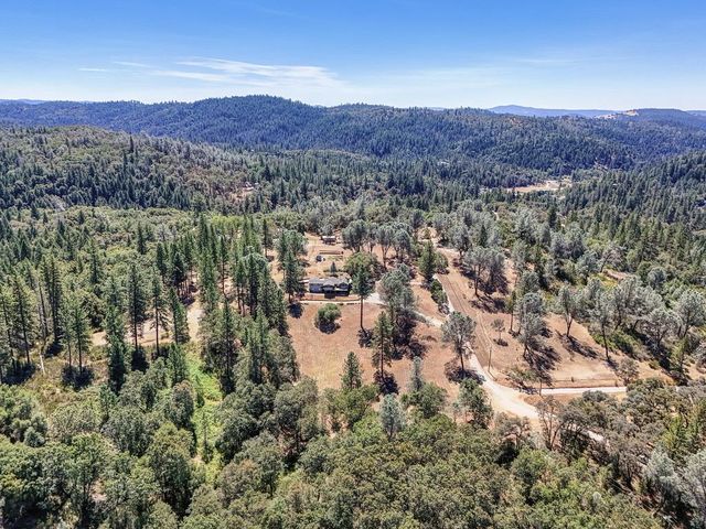 2831 Derrick Dr, Greenwood, CA 95635